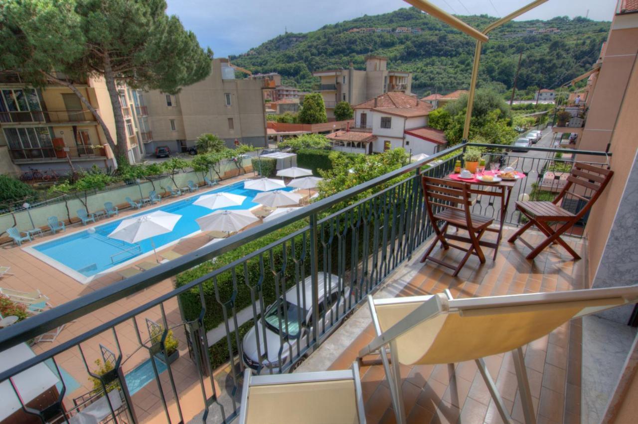 Apartahotel Holidays Pietra Ligure