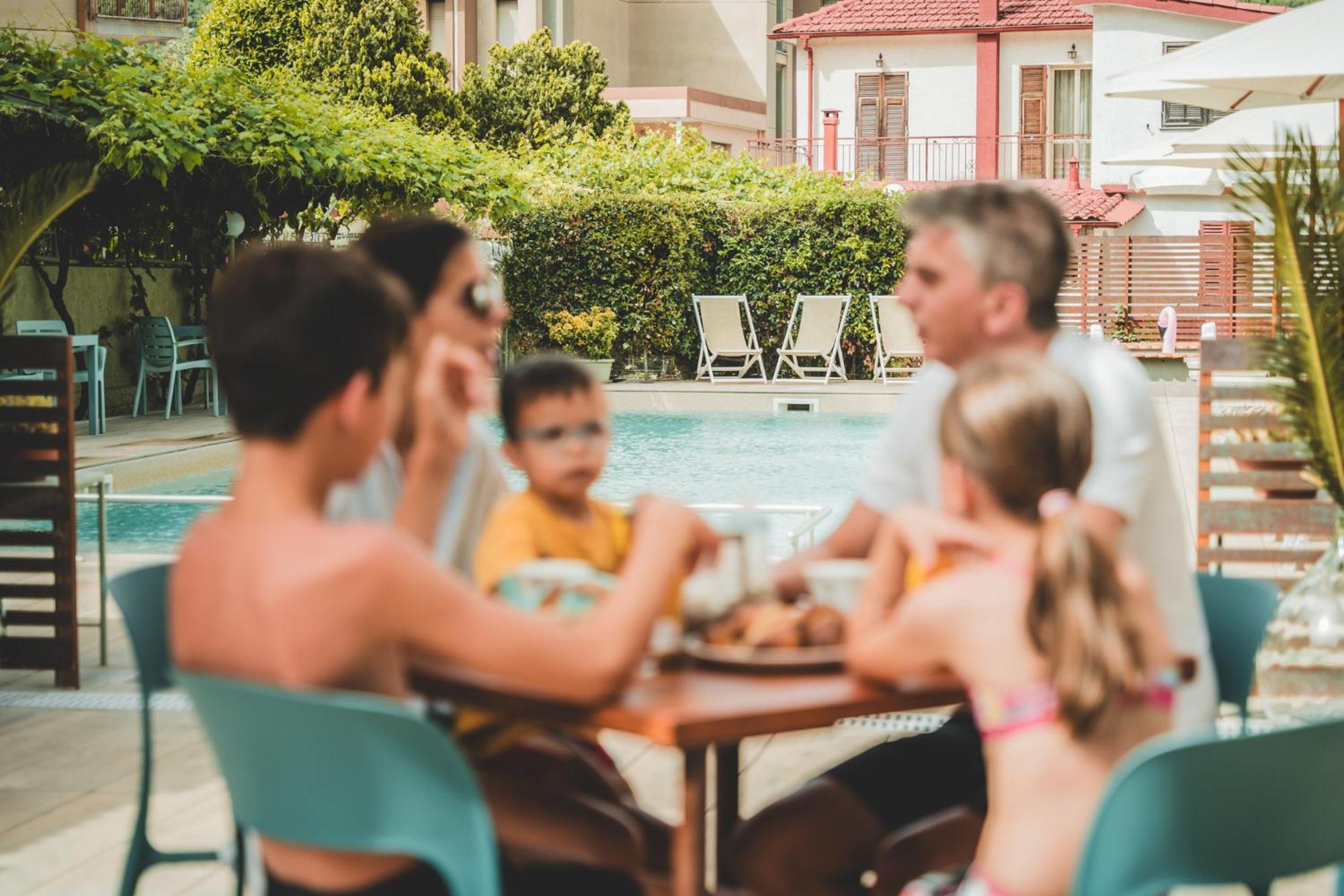 Aparthotel Holidays